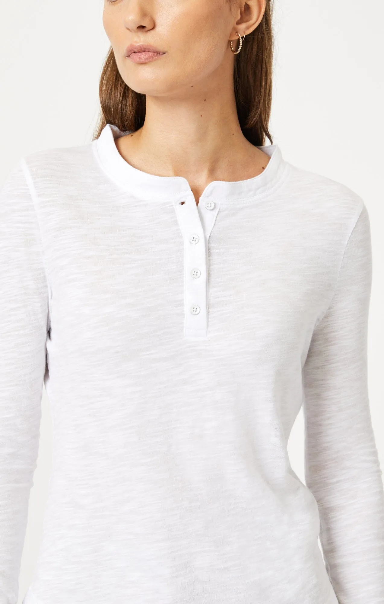 HENLEY T-SHIRT IN WHITE